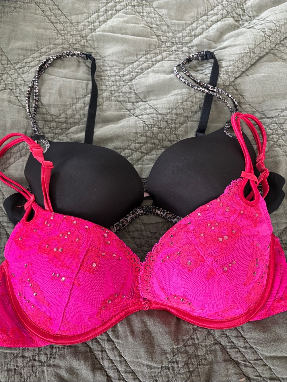 Victoria's Secret Hot Pink Lace & Black Push-Up Bra Duo